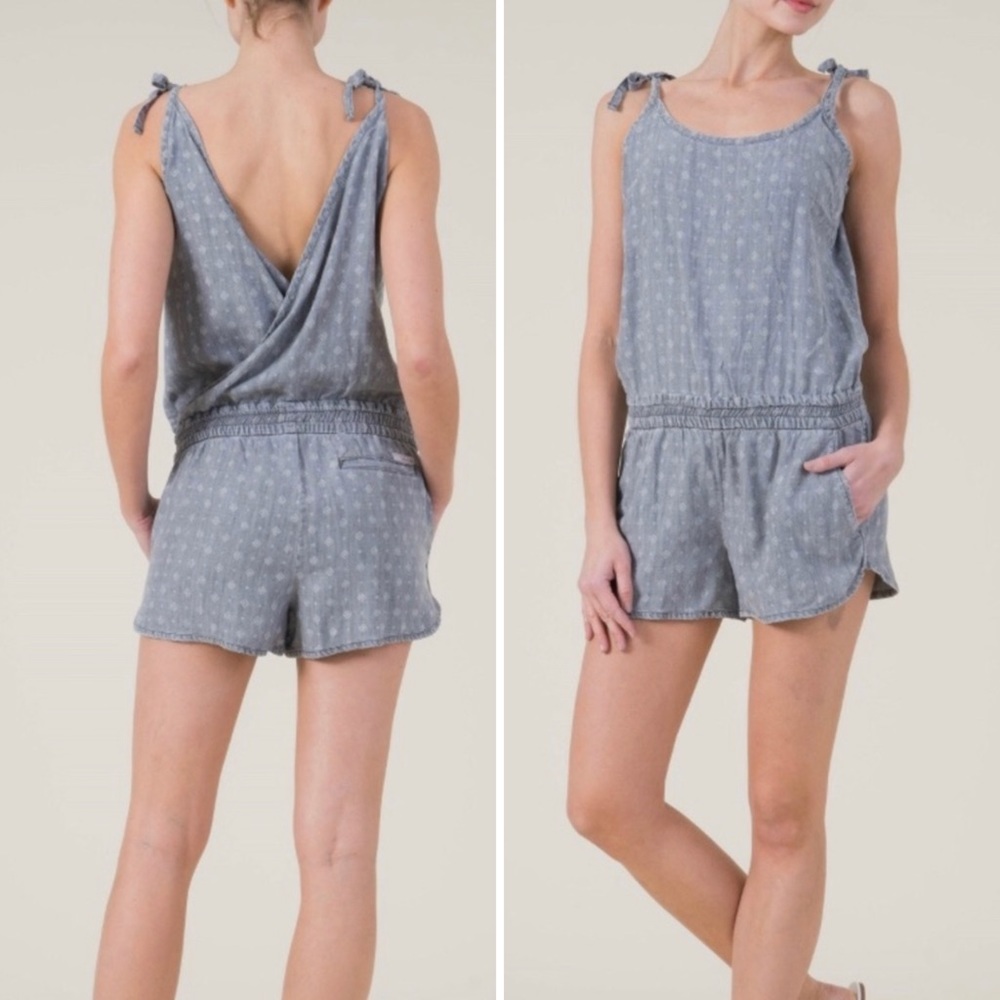 Anthropologie Level 99 Cassie Chambray Romper Gray Printed Denim Size Medium - Picture 1 of 10